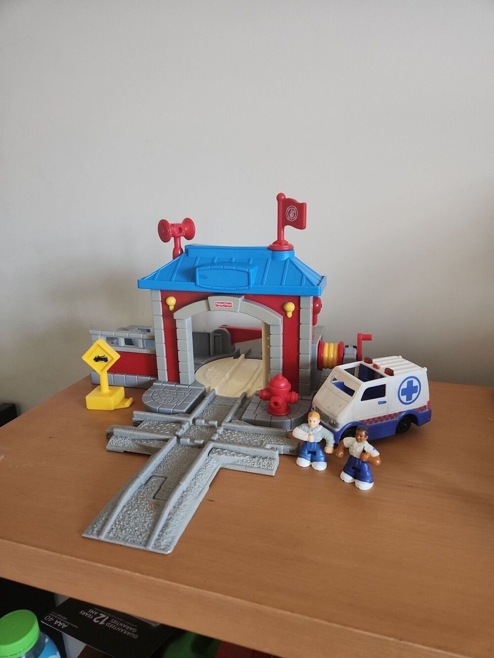 2008 GeoTrax Fisher Price Fire Rescue Set Tracks Ambulance Kohls Exclusive EUC